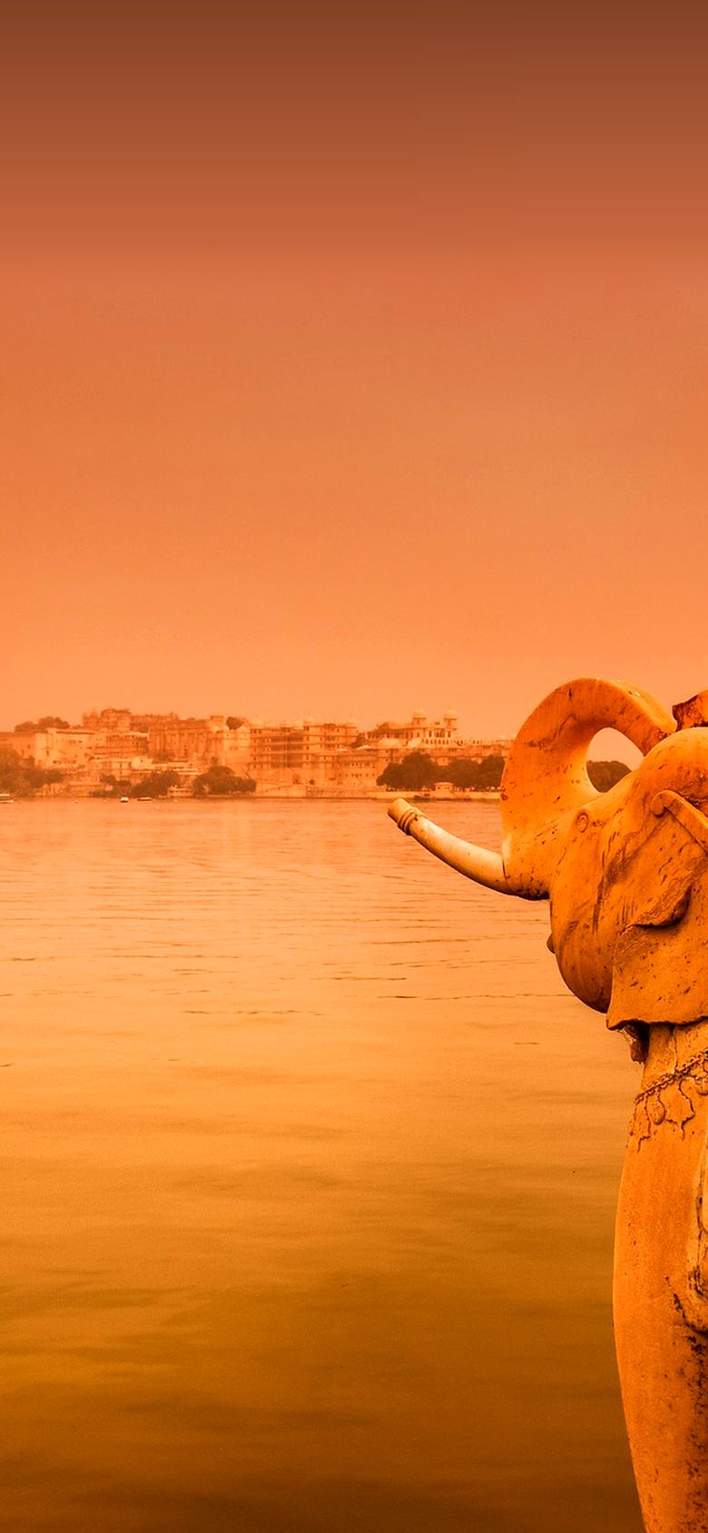 Lake Pichola and the City Palace, Udaipur